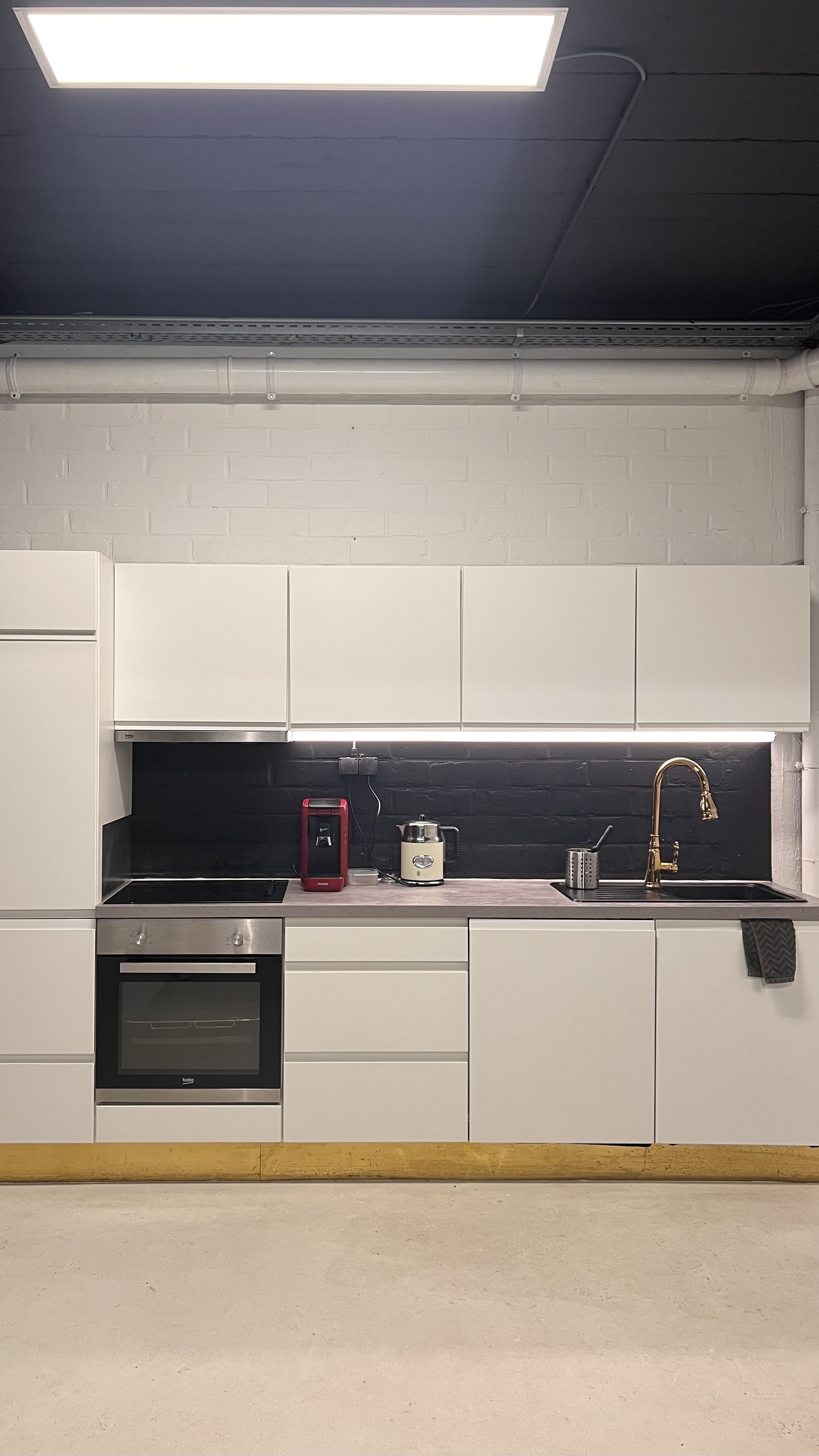 Freelancers collaborating at Growth Gate